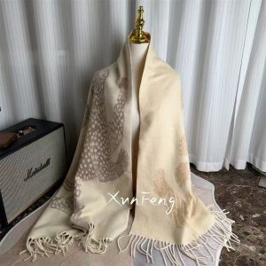 Premium Wool Scarf Gift – ShouVibe
